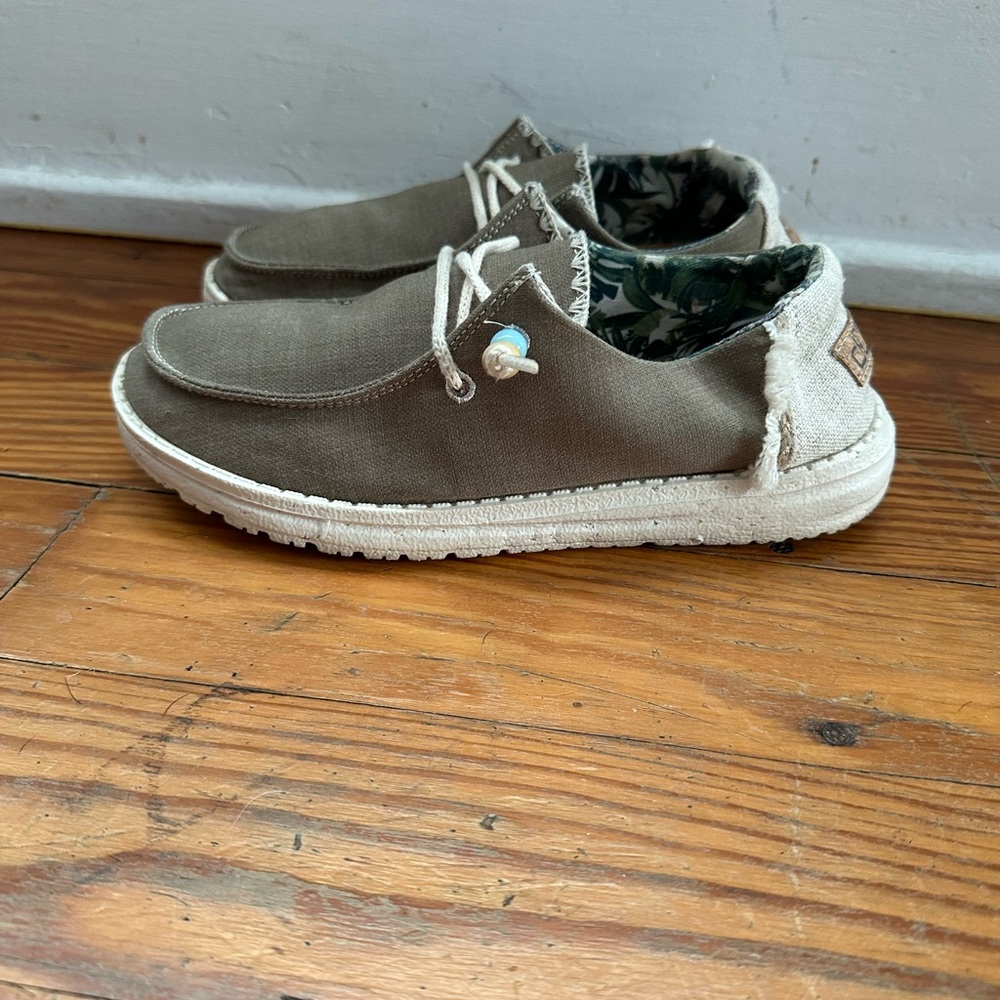 Hey Dude Wendy Natural Rosemary Slip On Loafers Shoes Women's Size6